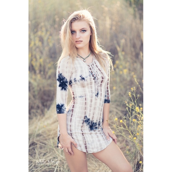 Urban Outfitters Dresses & Skirts - Three quarter sleeve lace front tyedye mini dress